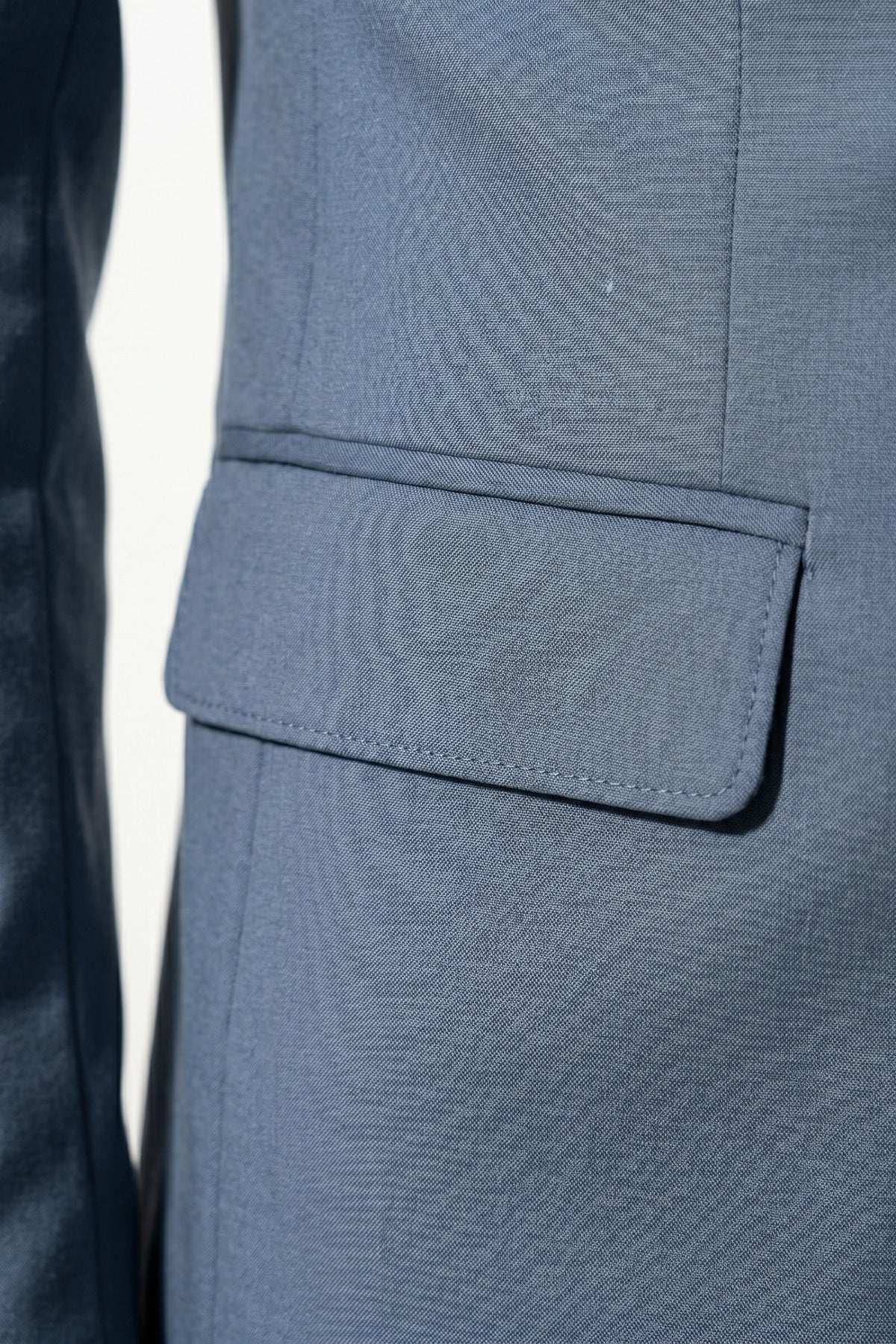 Men's Two Piece Suit – Single Breasted, Modern Tailored Fit