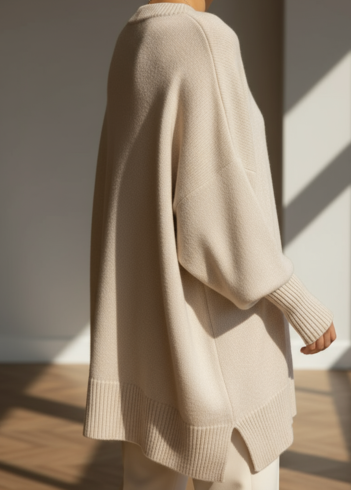 Women's Wool Cashmere Blend Jumper – Oversized, Longline Hem