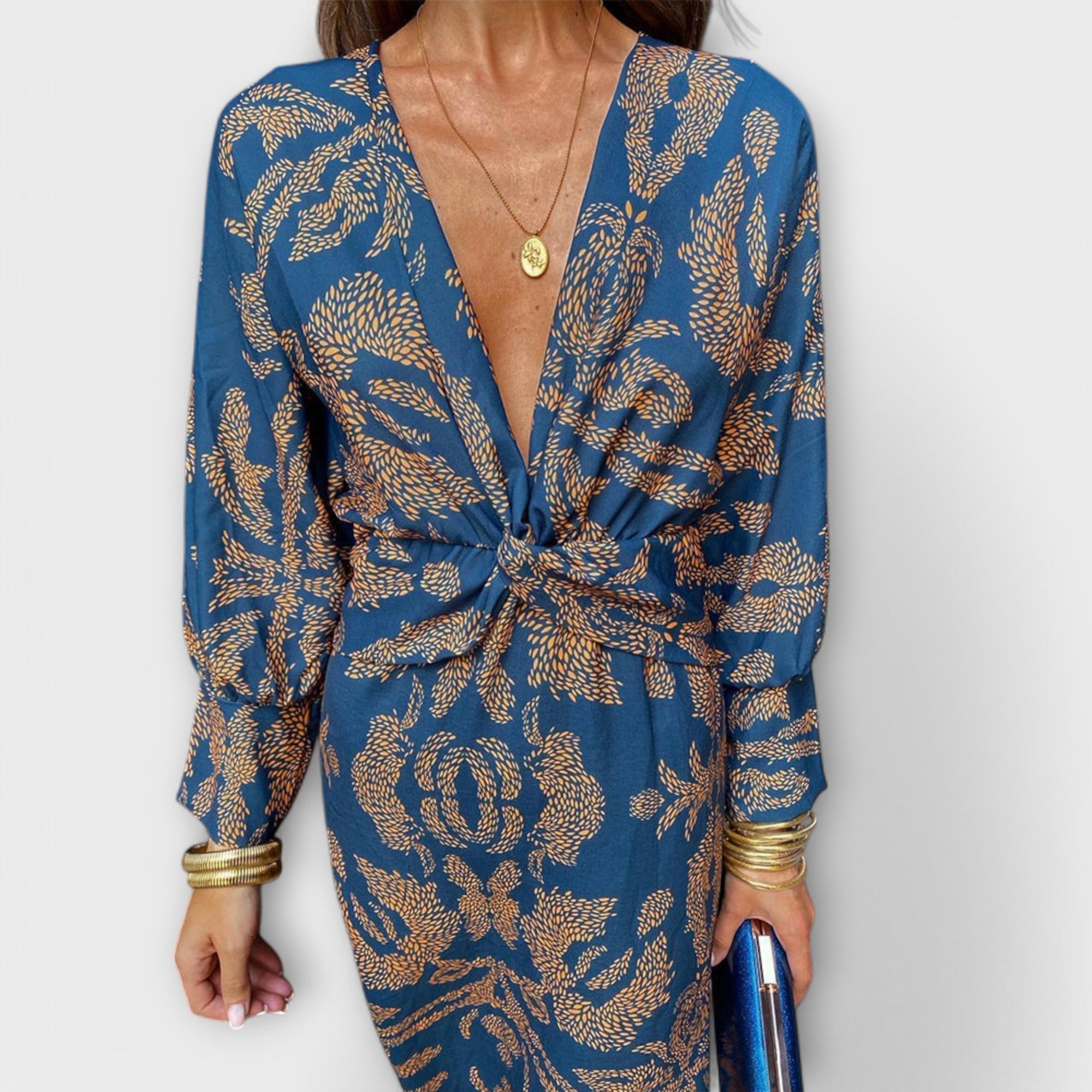 Elegant Dress With Long Sleeves