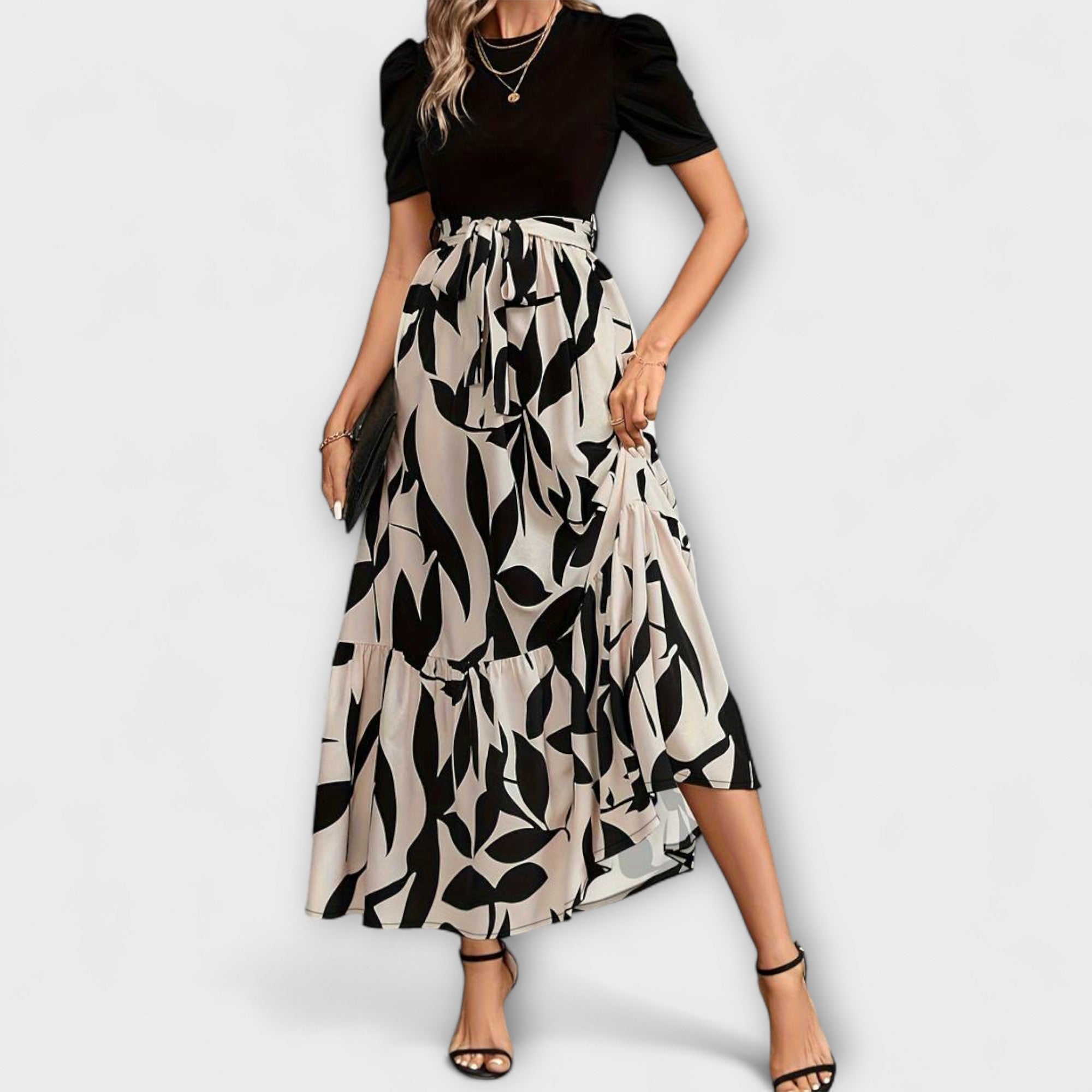 Summer Dress With Floral Pattern And Round Neckline