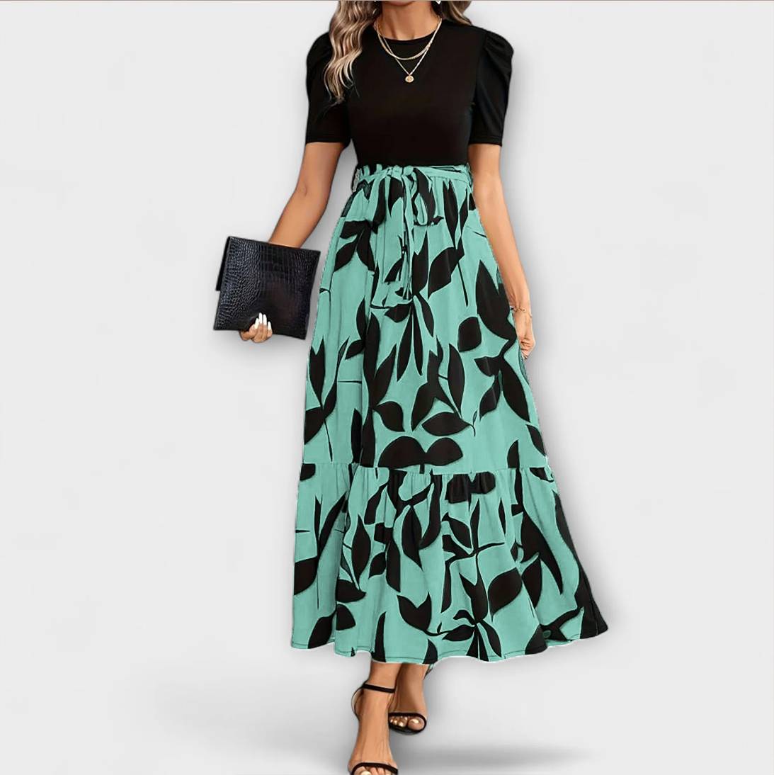 Summer Dress With Floral Pattern And Round Neckline