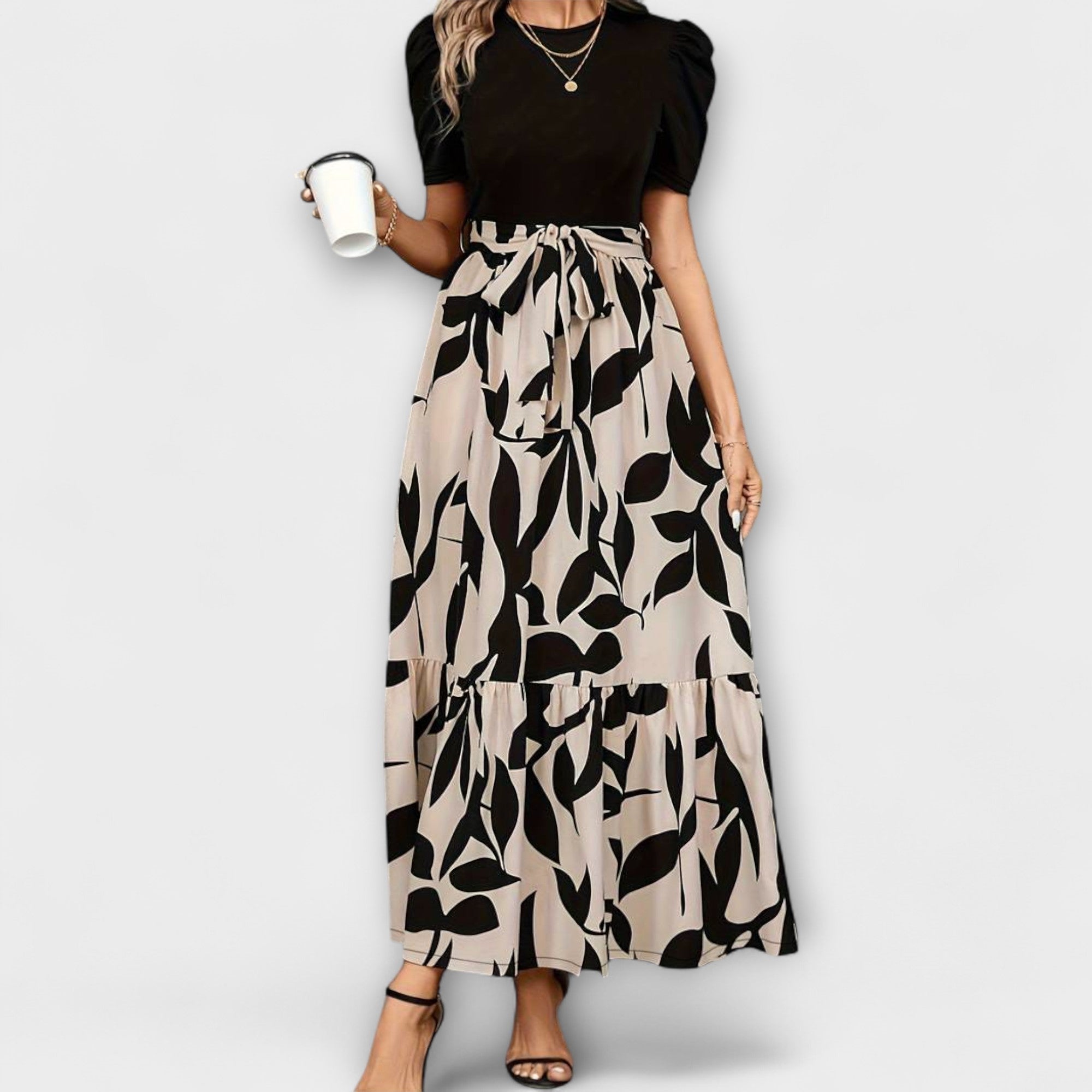 Summer Dress With Floral Pattern And Round Neckline