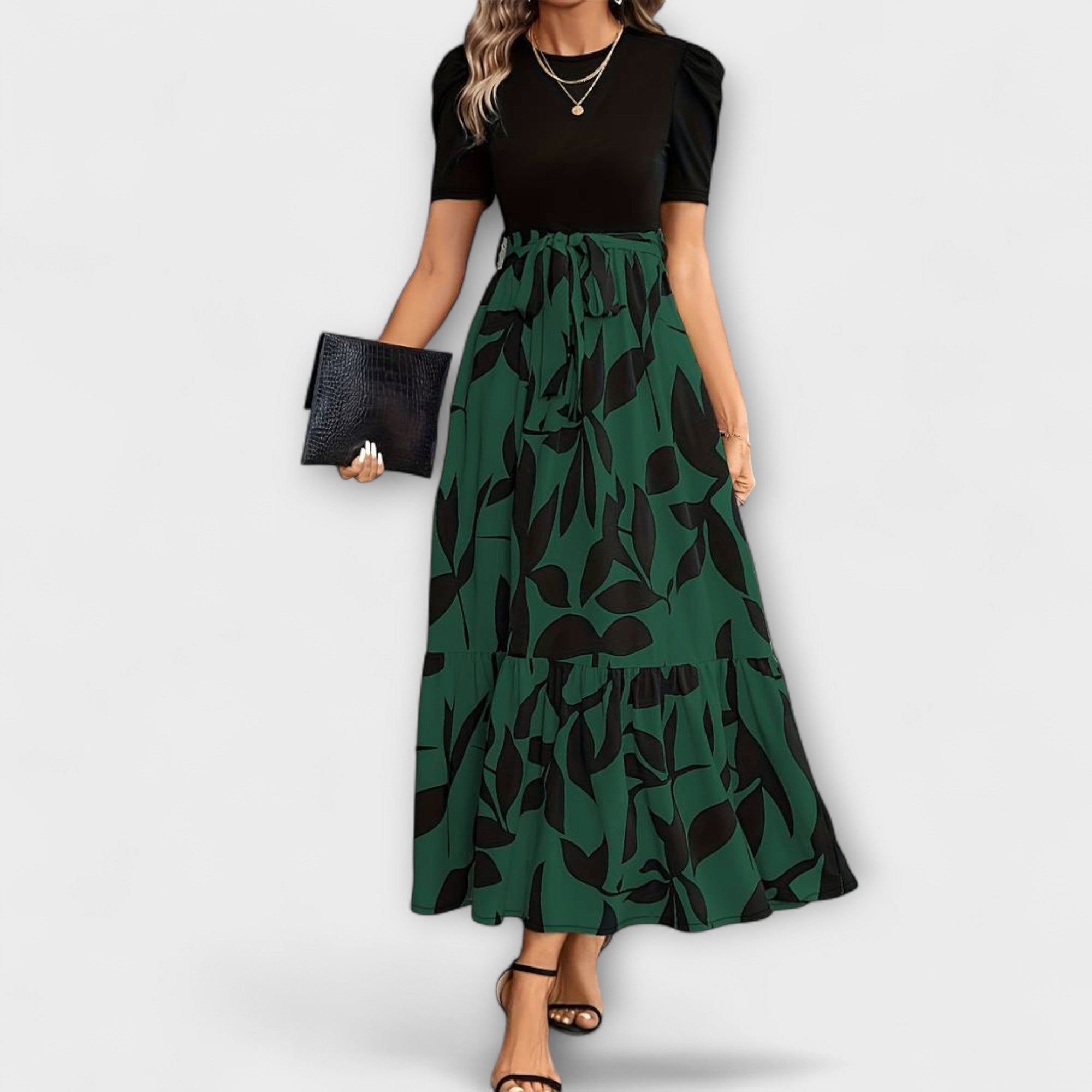 Summer Dress With Floral Pattern And Round Neckline